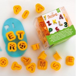 Σετ 36 πλαστικών κοπτικών γραμμάτων και αριθμών 1,6 εκ ύψος 