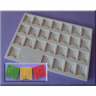 Διακοσμητική Αλφάβητος σε σημαιάκια της Alphabet Moulds (Ribbon Bunting alphabet)